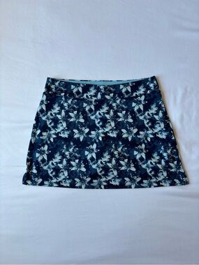 Y2K Baby blue and navy floral mini skort